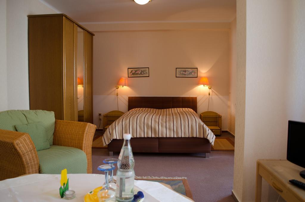 Haus Helvetia Bed and Breakfast Bad Orb Værelse billede